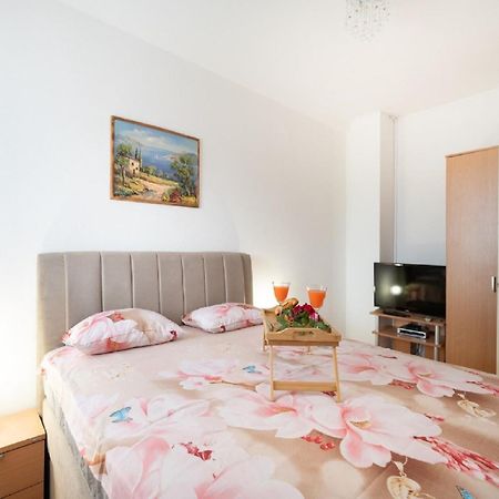 Apartments Milic - One Bedroom Apartment With Sea View And Terrace Gornji Karin Kültér fotó
